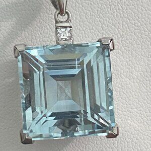 Aquamarine Pendant